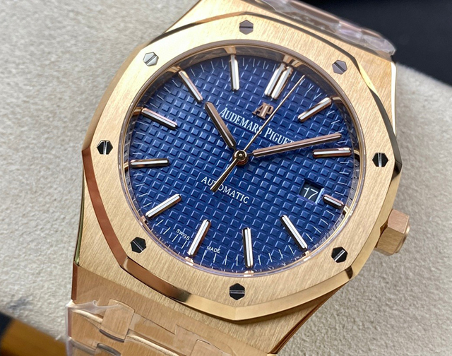 【AUDEMARS PIGUET】オーデマ・ピゲ スーパーコピー ロイヤルオーク ネイビーブルー 41MM 15400OR.OO.1220OR.03【ZF工場出品】