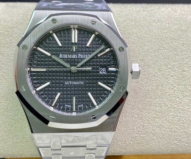 【AUDEMARS PIGUET】オーデマ・ピゲ スーパーコピー ロイヤルオーク ブラック 41MM 15400ST.OO.1220ST.01【ZF工場出品】