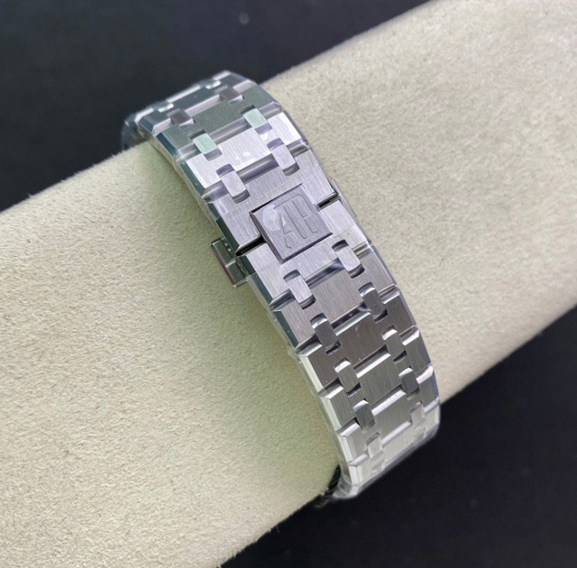 【AUDEMARS PIGUET】オーデマ・ピゲ スーパーコピー ロイヤルオーク ブラック 41MM 15400ST.OO.1220ST.01【ZF工場出品】