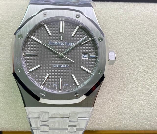 【AUDEMARS PIGUET】オーデマ・ピゲ スーパーコピー ロイヤルオーク グレー 41MM 15400ST.OO.1220ST.04【ZF工場出品】