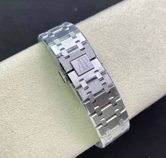 【AUDEMARS PIGUET】オーデマ・ピゲ スーパーコピー ロイヤルオーク グレー 41MM 15400ST.OO.1220ST.04【ZF工場出品】