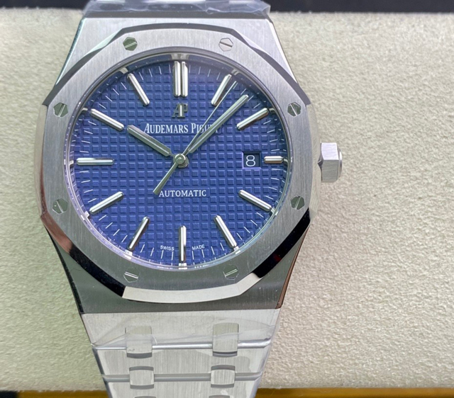 【AUDEMARS PIGUET】オーデマ・ピゲ スーパーコピー ロイヤルオーク ネイビーブルー 41MM 15400ST.OO.1220ST.03【ZF工場出品】