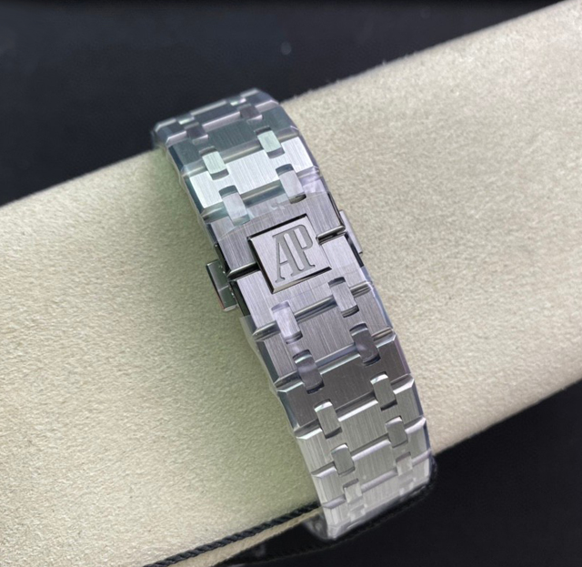 【AUDEMARS PIGUET】オーデマ・ピゲ スーパーコピー ロイヤルオーク ネイビーブルー 41MM 15400ST.OO.1220ST.03【ZF工場出品】