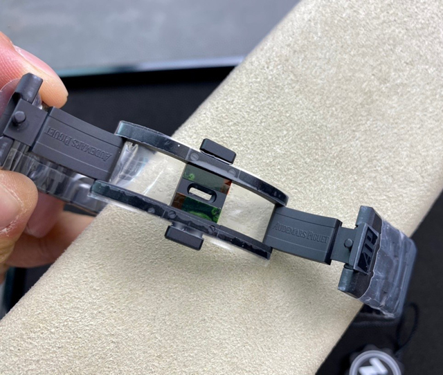 【AUDEMARS PIGUET】オーデマ・ピゲ スーパーコピー ロイヤルオーク DLC ブラック 41MM 15400【ZF工場出品】