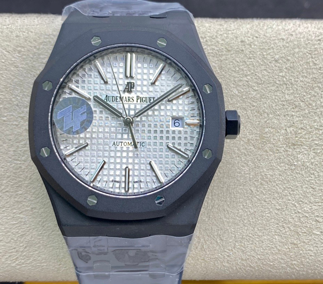 【AUDEMARS PIGUET】オーデマ・ピゲ スーパーコピー ロイヤルオーク DLC シルバーホワイト 41MM 15400【ZF工場出品】