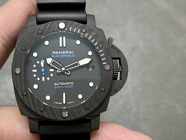 【OFFICINE PANERAI】パネライ スーパーコピー ルミノール サブマーシブル カーボテック PAM02231 42mm【VS工場出品】