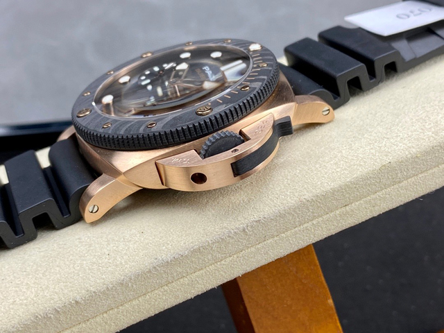 【OFFICINE PANERAI】パネライ スーパーコピー ルミノール サブマーシブル PAM01070 44mm【VS工場出品】