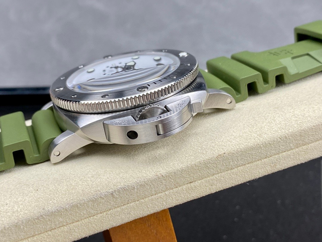 【OFFICINE PANERAI】パネライ スーパーコピー ルミノール サブマーシブル PAM01226 44mm【VS工場出品】