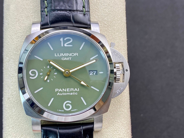 【OFFICINE PANERAI】パネライ スーパーコピー サブマーシブル PAM01056 44mm【VS工場出品】