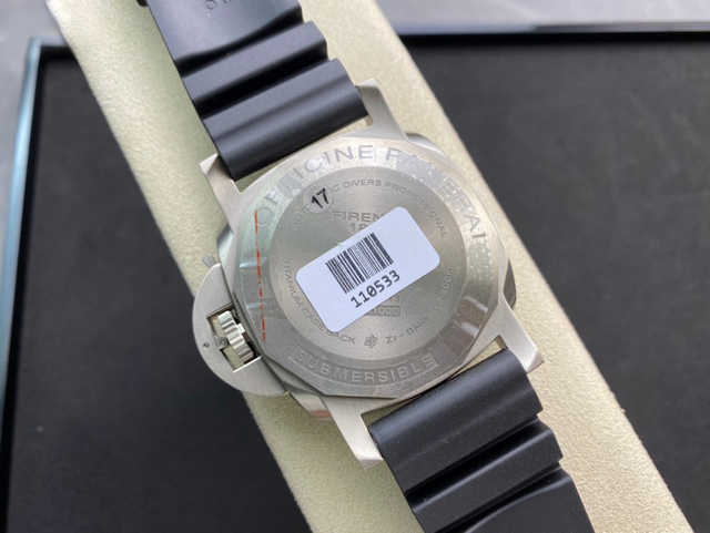 【OFFICINE PANERAI】パネライ スーパーコピー ルミノール 1950 サブマーシブル 3デイズ オートマチック PAM00692 47mm【VS工場出品】