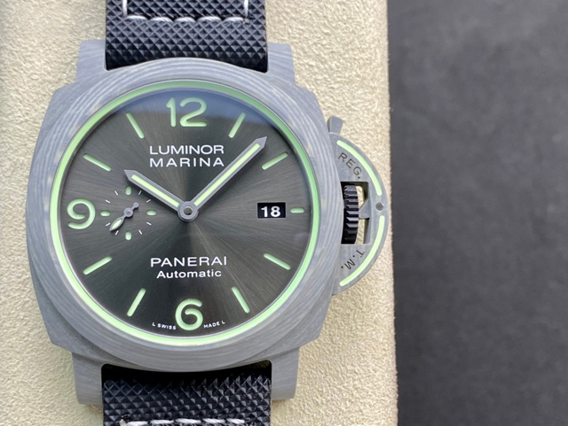 【OFFICINE PANERAI】パネライ スーパーコピー  ルミノール マリーナ ファイバーテック PAM01119 44MM【VS工場出品】