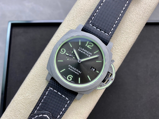 【OFFICINE PANERAI】パネライ スーパーコピー  ルミノール マリーナ ファイバーテック PAM01119 44MM【VS工場出品】