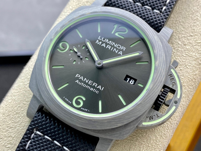 【OFFICINE PANERAI】パネライ スーパーコピー  ルミノール マリーナ ファイバーテック PAM01119 44MM【VS工場出品】