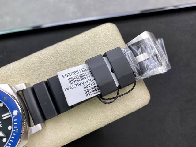 【OFFICINE PANERAI】パネライ スーパーコピー ルミノール サブマーシブル PAM01209 42mm【VS工場出品】