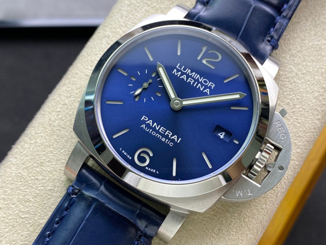 【OFFICINE PANERAI】パネライ スーパーコピー ルミノール マリーナ 1950 3デイズ オートマチック PAM01393 42mm【VS工場出品】
