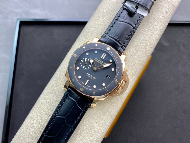 【OFFICINE PANERAI】パネライ スーパーコピー ルミノール サブマーシブル PAM00974 42mm【VS工場出品】