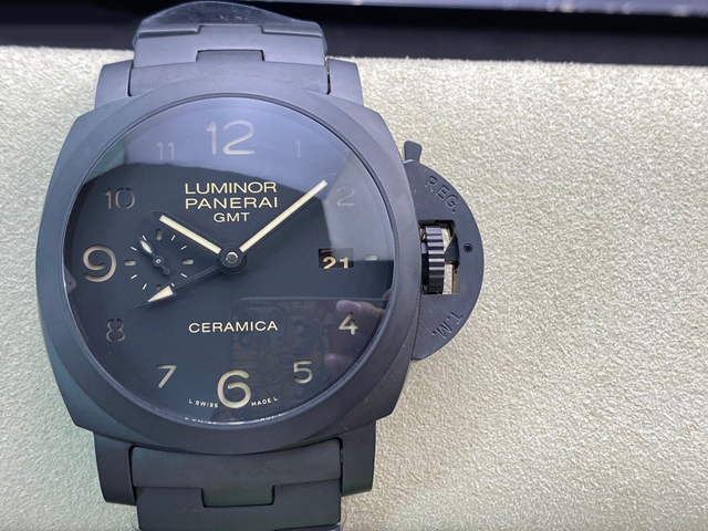 【OFFICINE PANERAI】パネライ スーパーコピー ルミノール 1950 3デイズ GMT オートマチック PAM00438 44mm【VS工場出品】