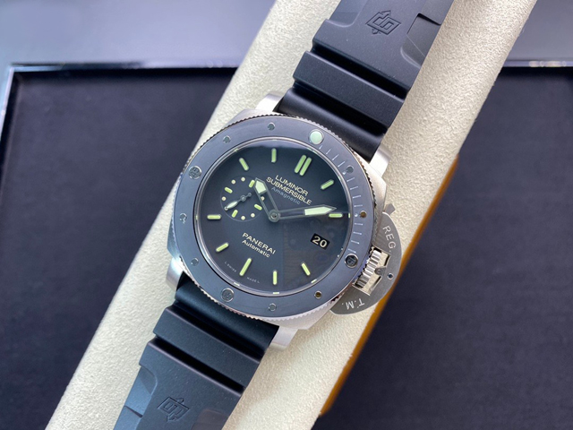 【OFFICINE PANERAI】パネライ スーパーコピー ルミノール 1950 サブマーシブル 3デイズ オートマチック PAM00389 47mm【VS工場出品】