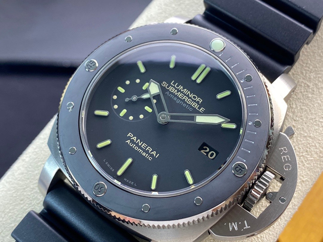 【OFFICINE PANERAI】パネライ スーパーコピー ルミノール 1950 サブマーシブル 3デイズ オートマチック PAM00389 47mm【VS工場出品】