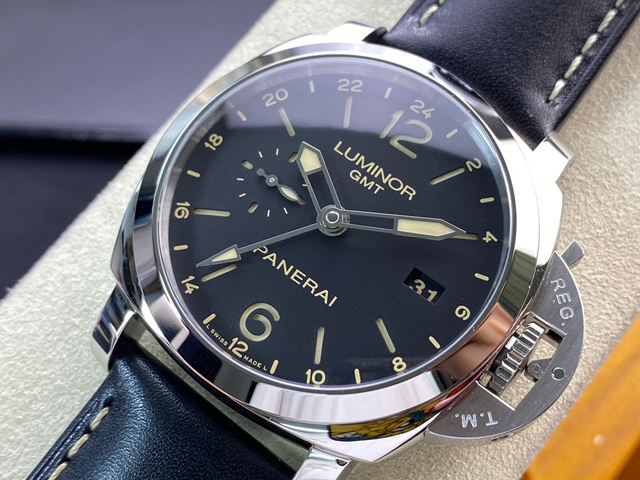 【OFFICINE PANERAI】パネライ スーパーコピー ルミノール 1950 3デイズ GMT オートマチック PAM00531 44mm【VS工場出品】