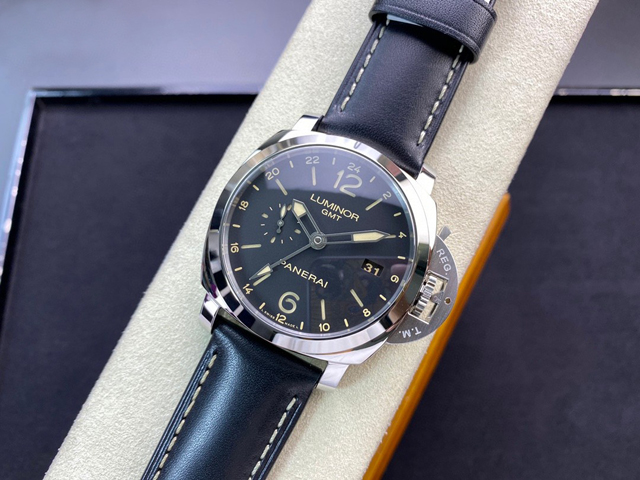 【OFFICINE PANERAI】パネライ スーパーコピー ルミノール 1950 3デイズ GMT オートマチック PAM00531 44mm【VS工場出品】