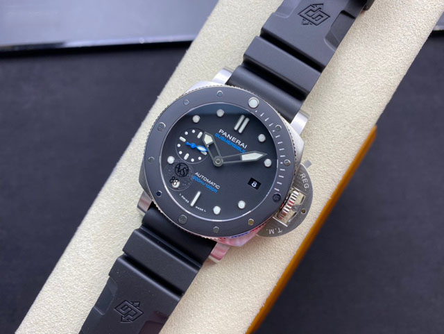 【OFFICINE PANERAI】パネライ スーパーコピー サブマーシブル PAM00683 42mm【VS工場出品】
