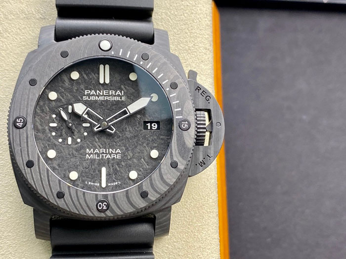 【OFFICINE PANERAI】パネライ スーパーコピー サブマーシブル マリーナ ミリターレ カーボテック PAM00979 47mm【VS工場出品】