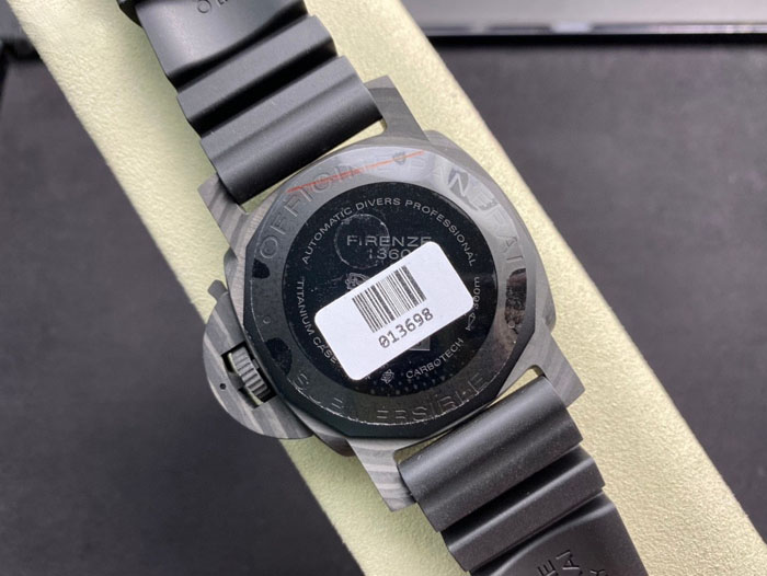【OFFICINE PANERAI】パネライ スーパーコピー サブマーシブル カーボテック PAM01616 47mm【VS工場出品】