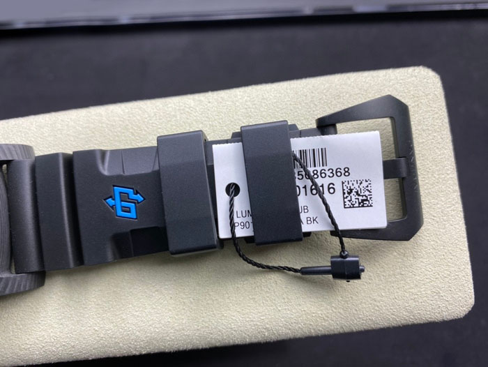 【OFFICINE PANERAI】パネライ スーパーコピー サブマーシブル カーボテック PAM01616 47mm【VS工場出品】