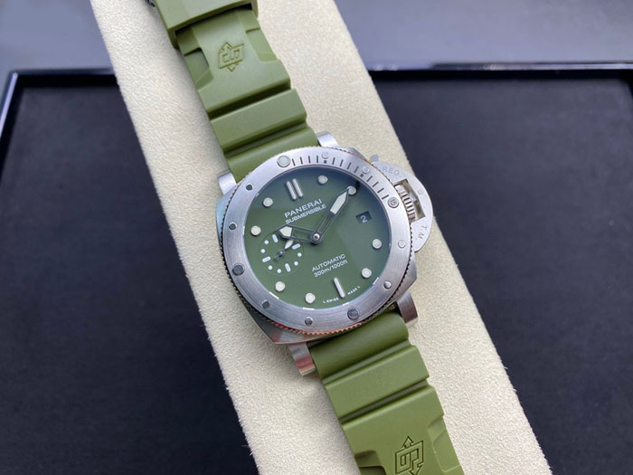 【OFFICINE PANERAI】パネライ スーパーコピー サブマーシブル オンライン限定 PAM01055 42mm【VS工場出品】