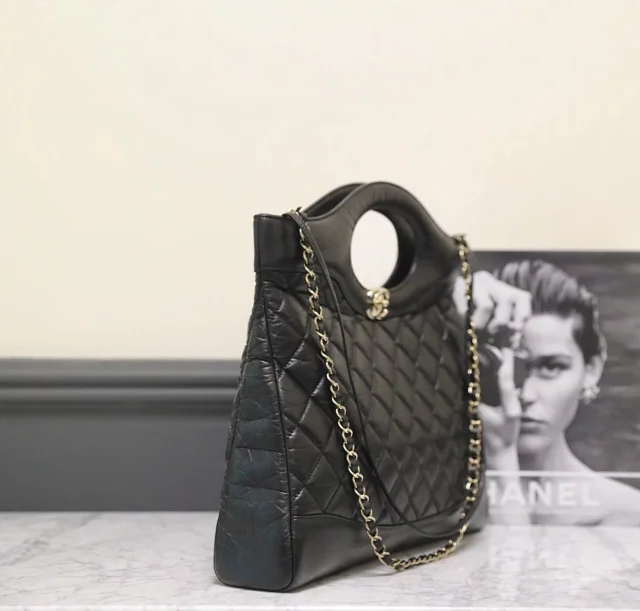 【CHANEL】シャネル スーパーコピー 23ss ブラック 31 ラージ ショッピング バッグ（AS1010 B03880 94305）