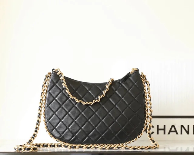 【CHANEL】シャネル スーパーコピー 23s 新作 ラージ ホーボー バッグ (AS4368 B13699 94305)