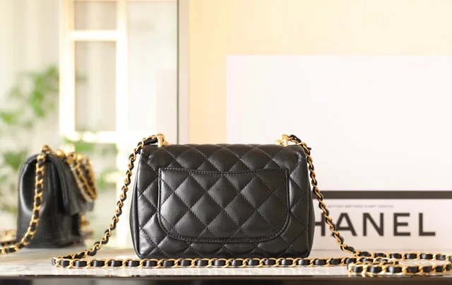 【CHANEL】シャネル スーパーコピー パールチェーン ミニ フラップ バッグ ブラック（AS4385 B15773 94305）