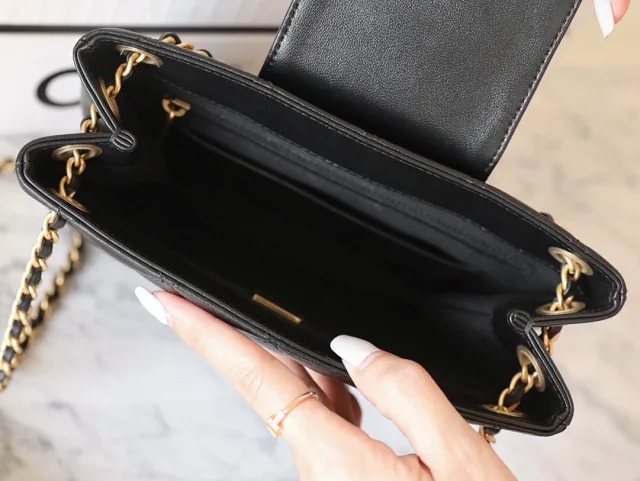 【CHANEL】シャネル スーパーコピー ビッグロゴ ショッピングバッグ チェーンバッグ ブラック（AS4596 B15010 94305）