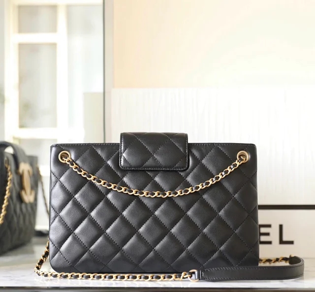 【CHANEL】シャネル スーパーコピー 大きなロゴマーク ショッピングバッグのハンドバッグ ブラック CHANEL 001