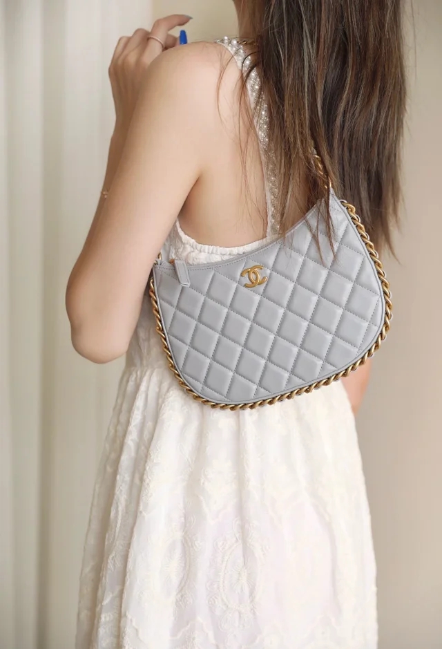 【CHANEL】シャネル スーパーコピー トランペット ホーボー バッグ（AS4378）