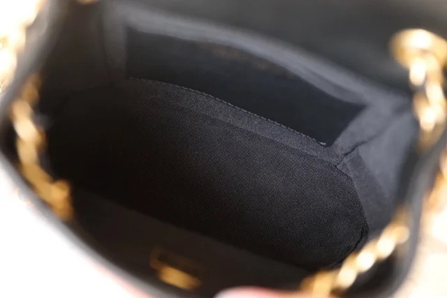 【CHANEL】シャネル スーパーコピー スモール バックパック（AS4275 B13658 94305）