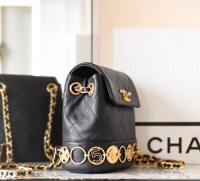  【CHANEL】シャネル スーパーコピー スモール バックパック（AS4275 B13658 94305）