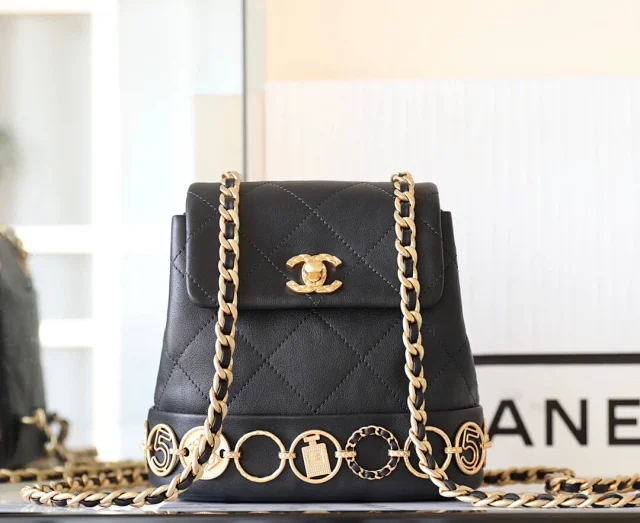  【CHANEL】シャネル スーパーコピー スモール バックパック（AS4275 B13658 94305）
