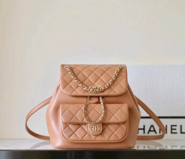 【CHANEL】シャネル スーパーコピー スモール バックパック カーフスキン（AS2908 B09750 NU907）