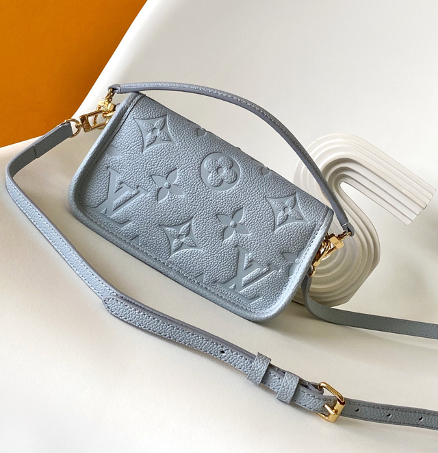 【Louis Vuitton】ルイヴィトン スーパーコピー ナノ・ディアヌ クロスボディバッグ オランプ ブルー（M83592）
