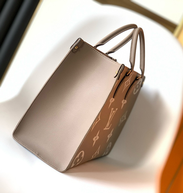 【Louis Vuitton】ルイヴィトン スーパーコピー オンザゴー MM ハンドバッグ（M45494）