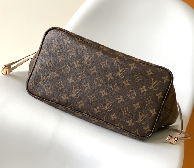 【Louis Vuitton】ルイヴィトン スーパーコピー セリーズ レッド ネヴァーフル ショルダーバッグ MM（M46987）