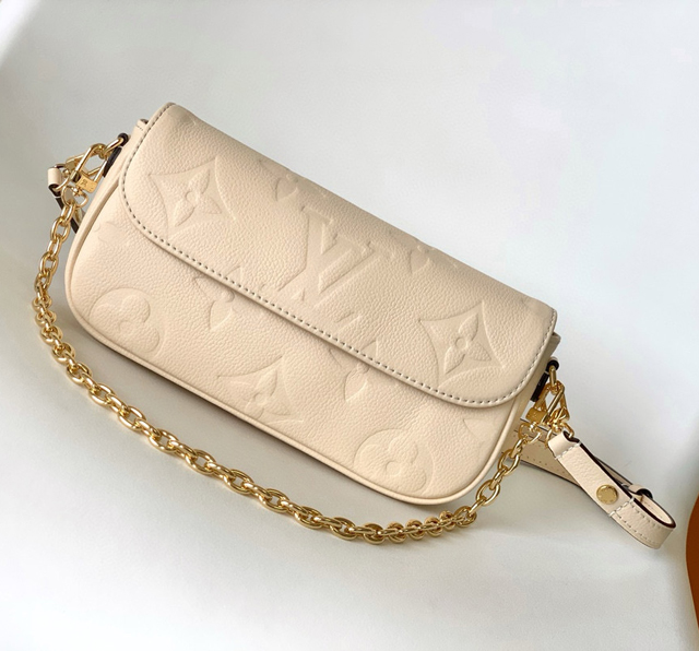 【Louis Vuitton】ルイヴィトン スーパーコピー ウォレット オン チェーン・アイビー ダブグレー（M82210）