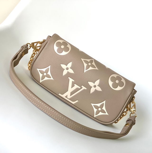 【Louis Vuitton】ルイヴィトン スーパーコピー ウォレット オン チェーン・アイビー ダブグレー（M82211）