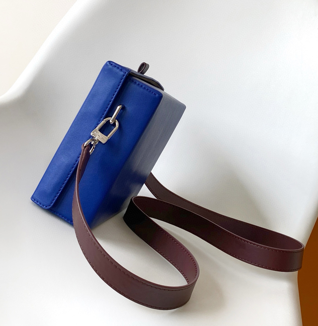 【Louis Vuitton】ルイヴィトン スーパーコピー ショッパー・クラッチ ブルー（M14028）