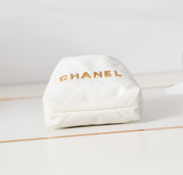【CHANEL 】シャネル スーパーコピー CHANEL 22 ミニ バッグ（AS3980 B08037 10601）