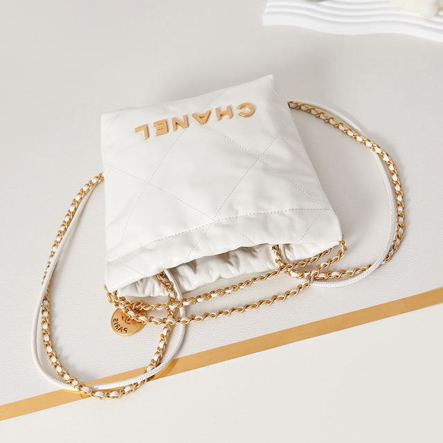 【CHANEL 】シャネル スーパーコピー CHANEL 22 ミニ バッグ（AS3980 B08037 10601）