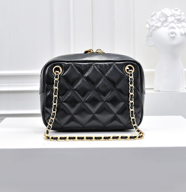 【CHANEL 】シャネル スーパーコピー 2024/25年秋冬 コレクション ミニ カメラ バッグ ブラック（AS5190 B18306 94305）