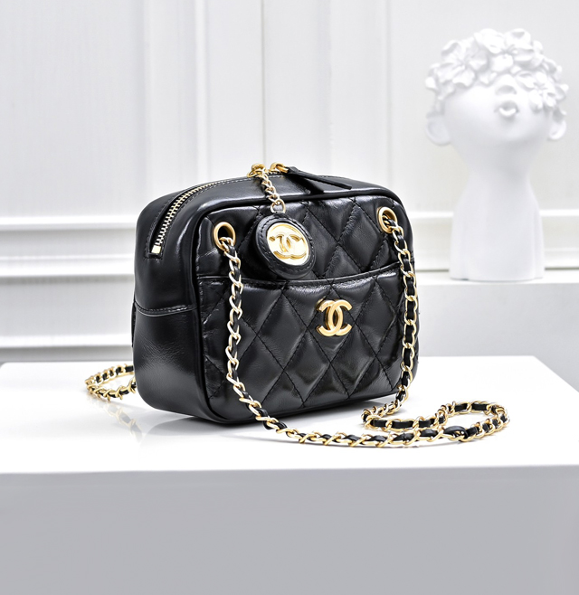 【CHANEL 】シャネル スーパーコピー 2024/25年秋冬 コレクション ミニ カメラ バッグ ブラック（AS5190 B18306 94305）